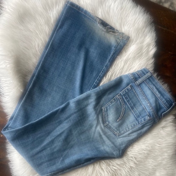 Joe's Jeans | W 27 Rocker | Medium Wash, Boot Cut, Low Rise - Picture 6 of 6